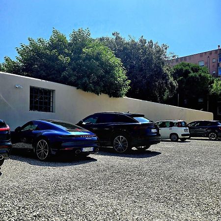 La Villa Apartments - Convenient For Sardinia And Corsica - 4 Beds - Private Parking Included With Camera Livorno Exterior foto