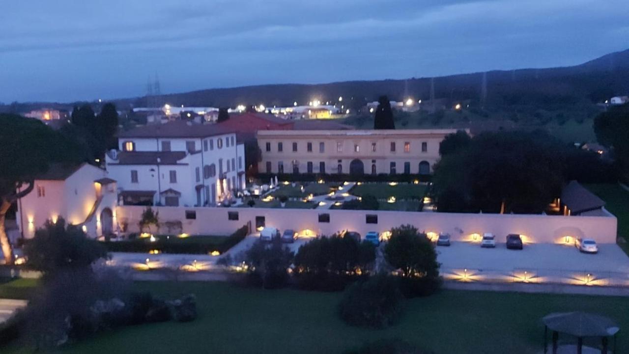 La Villa Apartments - Convenient For Sardinia And Corsica - 4 Beds - Private Parking Included With Camera Livorno Exterior foto